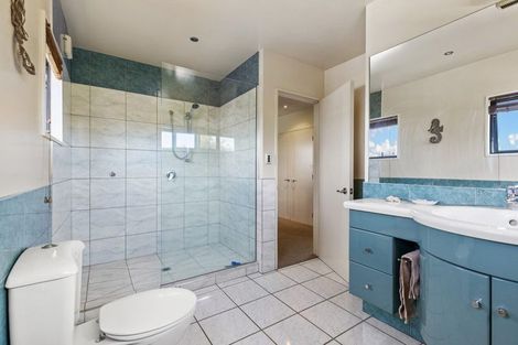 Photo of property in 20 Chateau Drive, Burnside, Christchurch, 8053