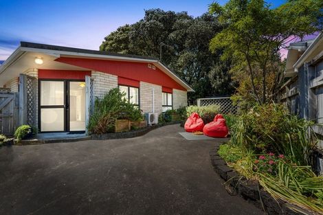 Photo of property in 14 Sackville Street, Fitzroy, New Plymouth, 4312