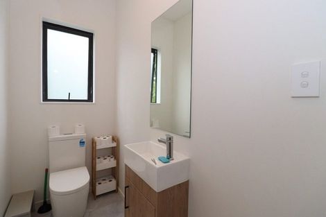 Photo of property in 37 Korokio Lane, Henderson, Auckland, 0612