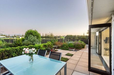 Photo of property in 2 Edgewater Grove, Orewa, 0931