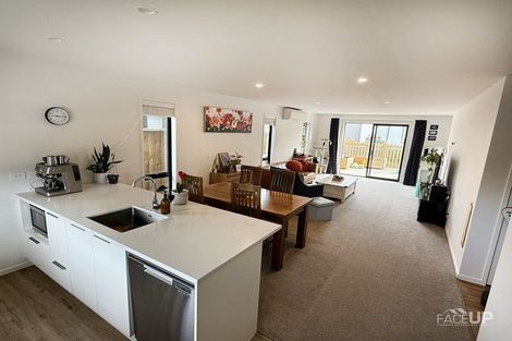 Photo of property in 70 Jacks Landing Drive, Hamilton Lake, Hamilton, 3204