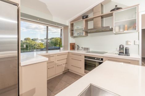 Photo of property in 4 Advene Road, Cockle Bay, Auckland, 2014