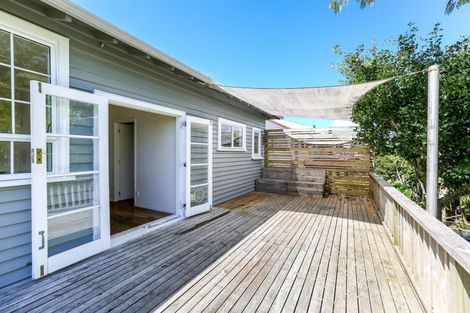 Photo of property in 222 Frankley Road, Frankleigh Park, New Plymouth, 4310