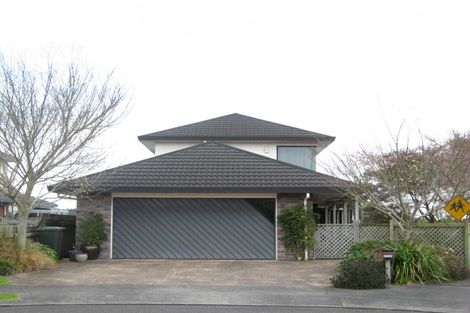 Photo of property in 15 Del Mar Place, Merrilands, New Plymouth, 4312