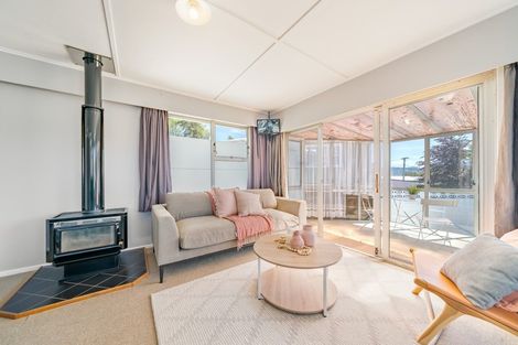 Photo of property in 37 Hillside Drive, Maoribank, Upper Hutt, 5018