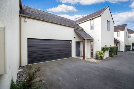 Photo of property in 2/70 Picton Avenue, Riccarton, Christchurch, 8011