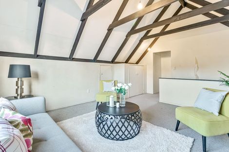 Photo of property in 2/5 Gloaming Place, Conifer Grove, Takanini, 2112