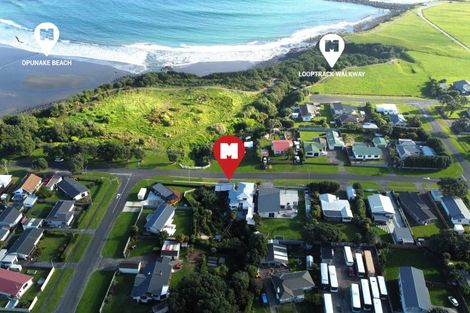 Photo of property in 11 Dieffenbach Street, Opunake, 4616