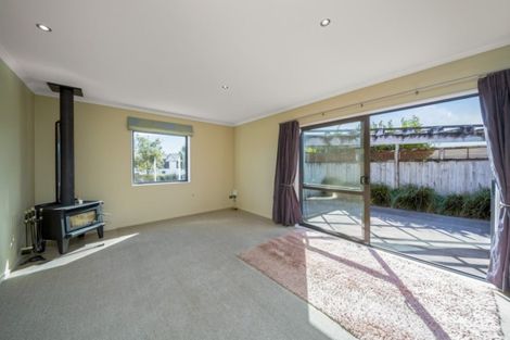 Photo of property in 3 Manuka Place, Whalers Gate, New Plymouth, 4310