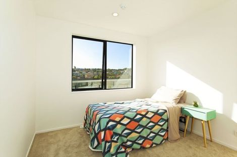 Photo of property in Apollo Apartments, 201/46 Rosedale Road, Rosedale, Auckland, 0632