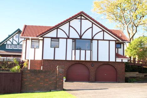 Photo of property in 26 Pah Road, Cockle Bay, Auckland, 2014