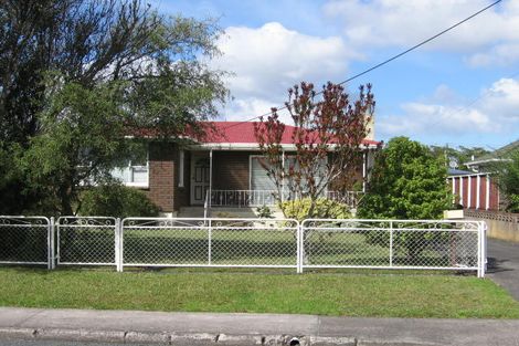 Photo of property in 7 Royal View Road, Te Atatu South, Auckland, 0610