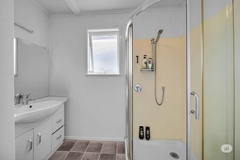 Photo of property in 23 Kemble Close, Mangere, Auckland, 2022