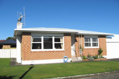 Photo of property in 3 Eton Place, Levin, 5510
