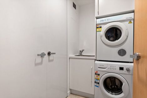 Photo of property in 2/326 Oriental Parade, Oriental Bay, Wellington, 6011