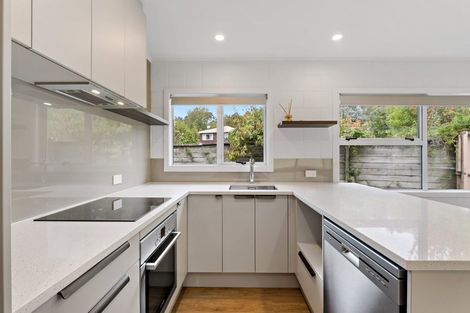 Photo of property in 1/2 Flavia Close, Torbay, Auckland, 0630