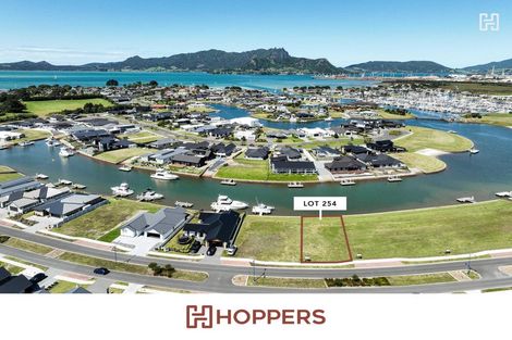 Photo of property in 25 Maturiki Drive, One Tree Point, 0118