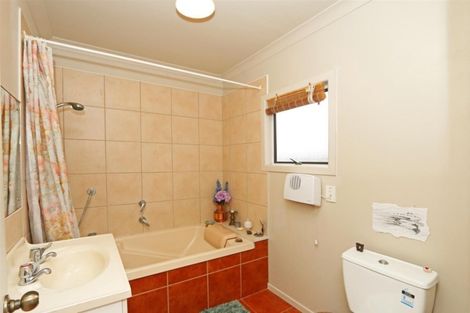 Photo of property in 178 Tasman Street, Opunake, 4616
