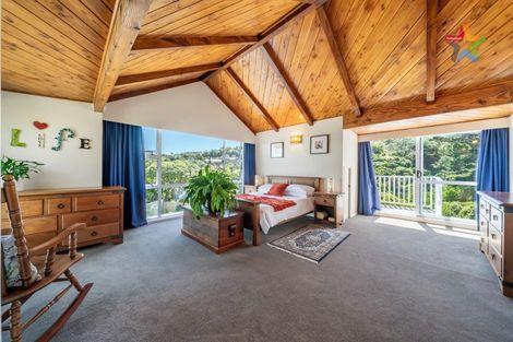 Photo of property in 14 Te Whiti Grove, Korokoro, Lower Hutt, 5012