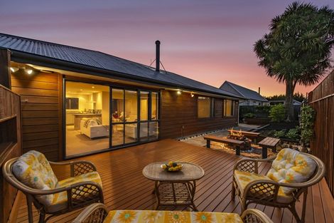 Photo of property in 27 Reserve Road, Waikuku Beach, 7473