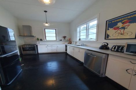 Photo of property in 13a George Street, Thorndon, Wellington, 6011