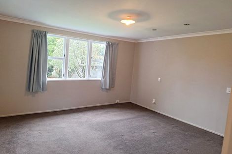 Photo of property in 15 Savage Crescent, Upper Hutt Central, Upper Hutt, 5018