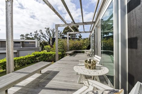 Photo of property in 13 Shearer Drive, Oakura, 4314