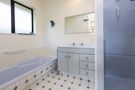 Photo of property in 112 Harewood Road, Papanui, Christchurch, 8053