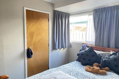 Photo of property in 1 Metcalfe Road, Henderson, Auckland, 0610