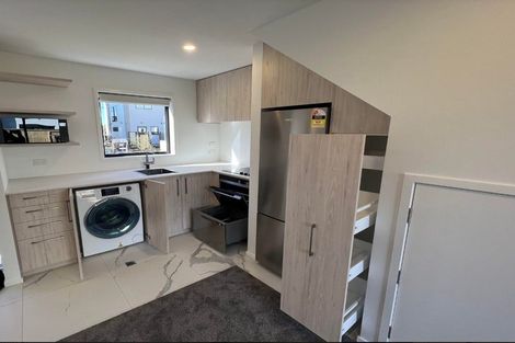 Photo of property in 10/231 Marine Parade, Seatoun, Wellington, 6022