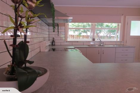 Photo of property in 2/5 Wilmshurst Place, Tawa, Wellington, 5028