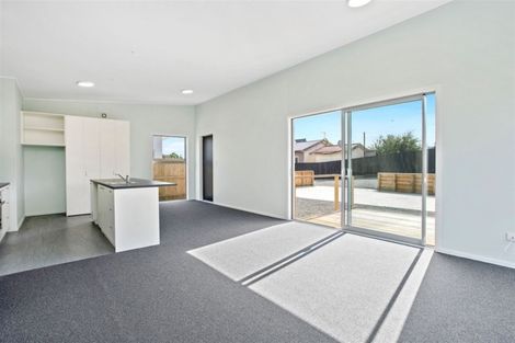 Photo of property in 9b Cuffs Road, Wainoni, Christchurch, 8061