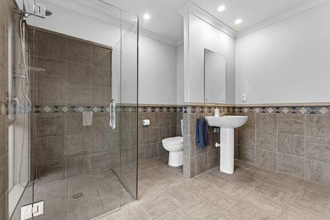 Photo of property in 66 Shelter Drive, Greenhithe, Auckland, 0632