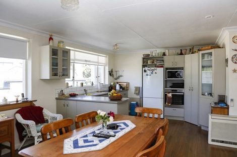 Photo of property in 1 Weston Road, Holmes Hill, Oamaru, 9401