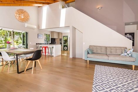 Photo of property in 6 Tree Fern Trail, Campbells Bay, Auckland, 0630