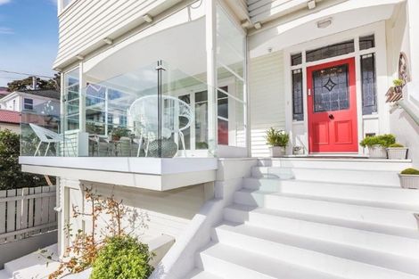 Photo of property in 48 Hawker Street, Mount Victoria, Wellington, 6011