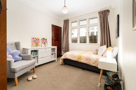 Photo of property in 97 Creswick Terrace, Northland, Wellington, 6012