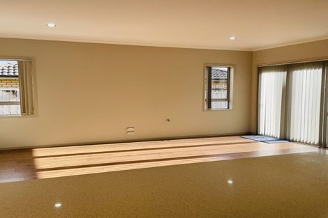 Photo of property in 23 Horizon Road, Oteha, Auckland, 0632