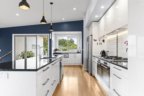 Photo of property in 2 Fern Lane, Whalers Gate, New Plymouth, 4310