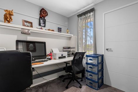 Photo of property in 60 Butterworth Crescent, Papamoa Beach, Papamoa, 3118