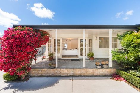 Photo of property in 11 Parkland Crescent, Terrace End, Palmerston North, 4410