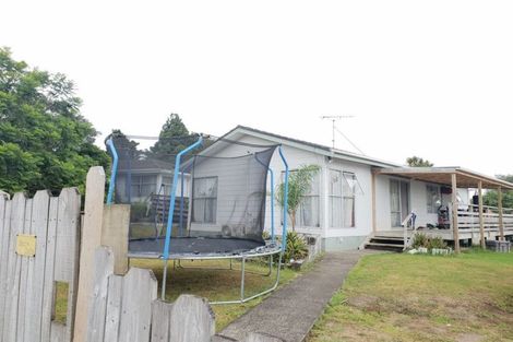 Photo of property in 5 Leatham Crescent, Opaheke, Papakura, 2113