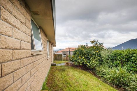 Photo of property in 24 Logan Way, Kelvin Grove, Palmerston North, 4414