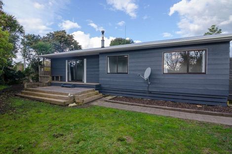 Photo of property in 18 Naples Street, Martinborough, 5711