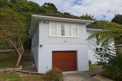 Photo of property in 60 The Drive, Tawa, Wellington, 5028