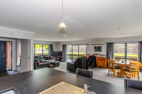 Photo of property in 1 Holyport Close, Fairfield, Dunedin, 9018