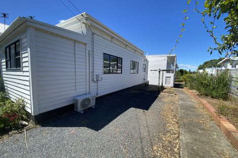 Photo of property in 40 West Coast Road, Glen Eden, Auckland, 0602