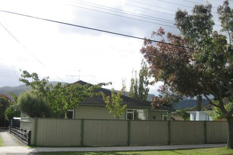 Photo of property in 37 Heretaunga Square, Silverstream, Upper Hutt, 5019