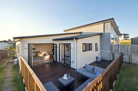 Photo of property in 5 Byron Drury Way, Riverhead, 0820