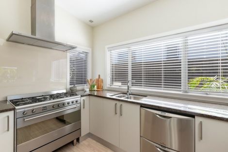 Photo of property in 11 Patiki Place, Omaha, 0986